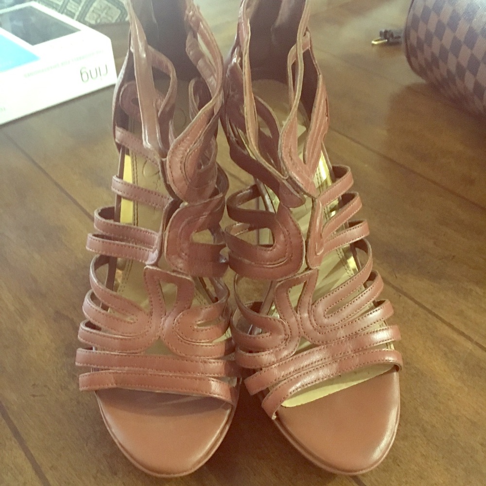 Jessica Simpson brown leather heels 8
